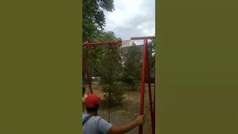 Сломанные качели